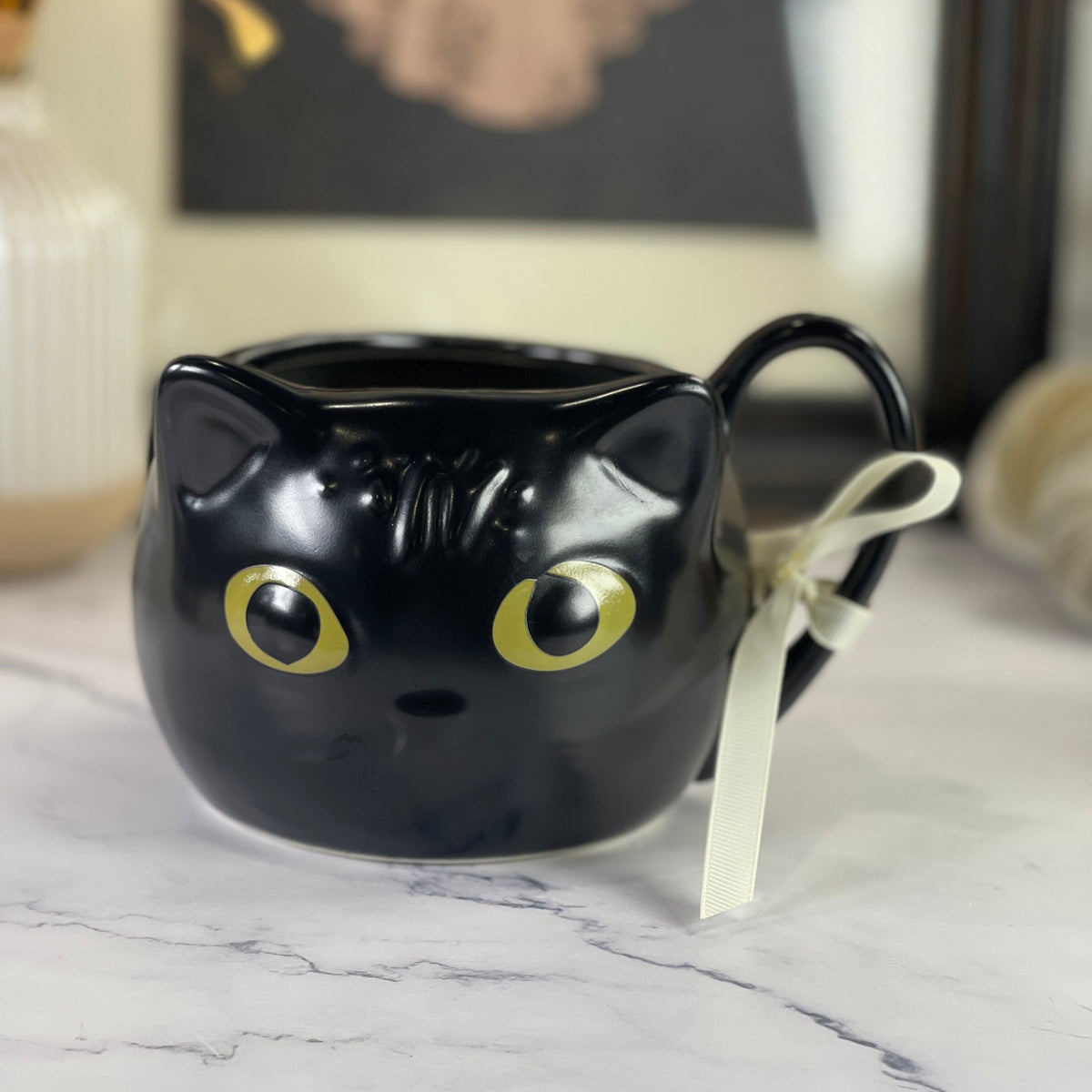 Black Cat Appearing Eyes Vessel