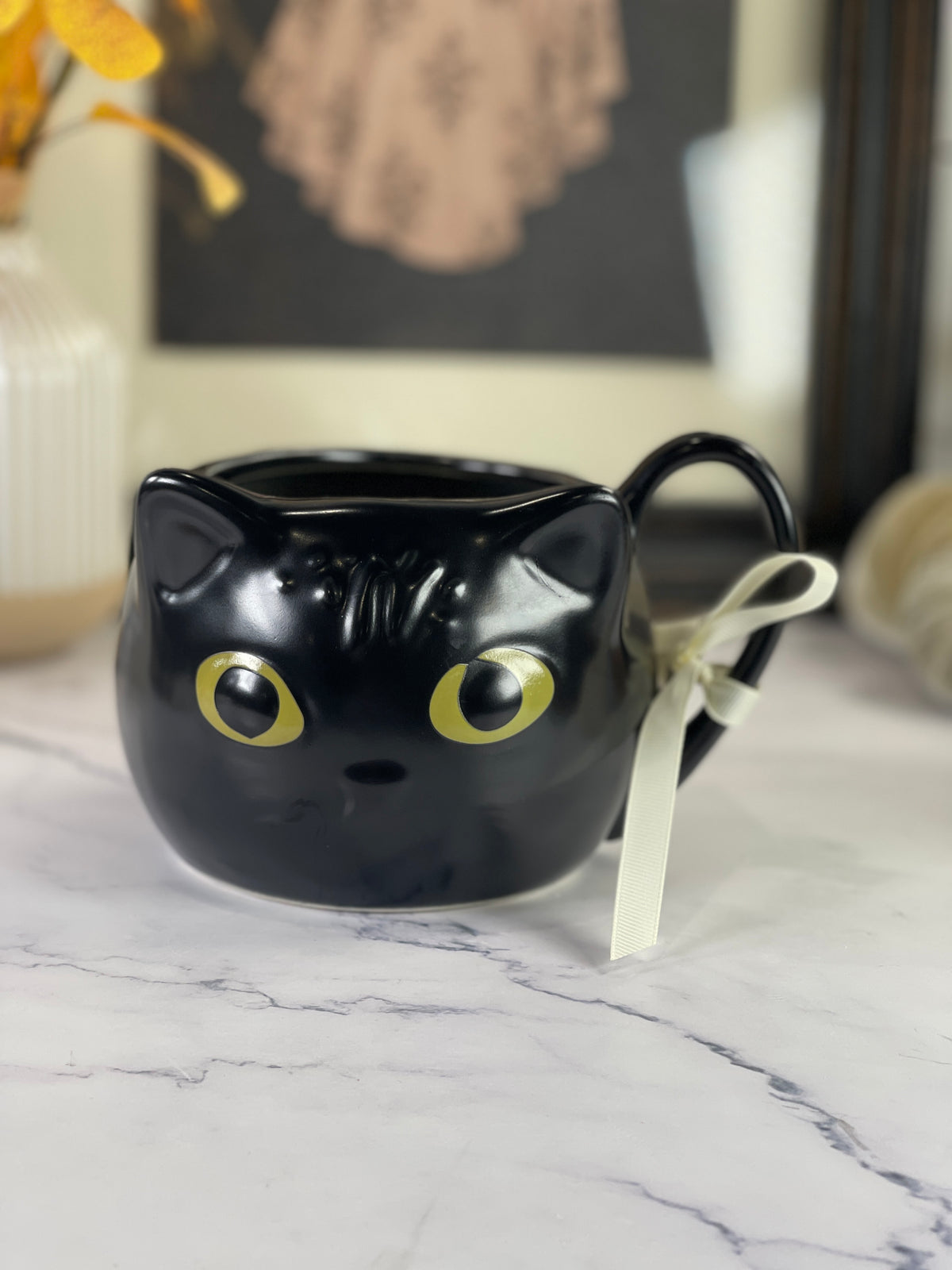 Black Cat Appearing Eyes Vessel